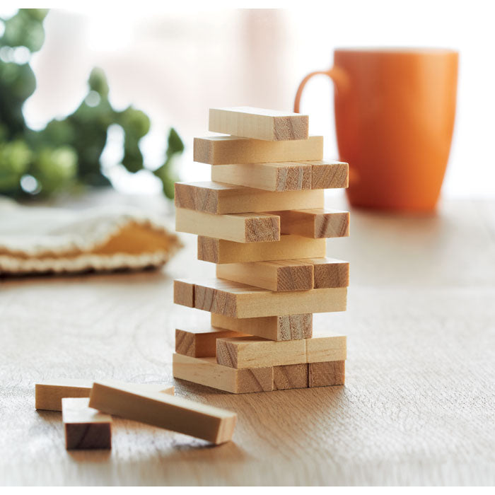 Houten toren spel Pisa, sfeerfoto