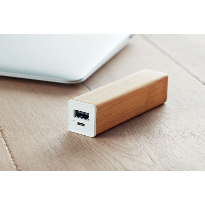 2200 mAh Bamboe powerbank Powerbam, sfeerfoto