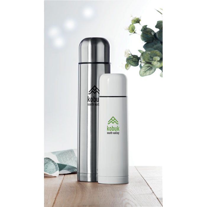 Thermosfles 900 ml Big Chan met een bedrukking als voorbeeld