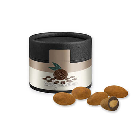 Schokomandeln mit Zimt, ca. 40g, Kraftpapierdose mini schwarz bedrukken – promotionele snack