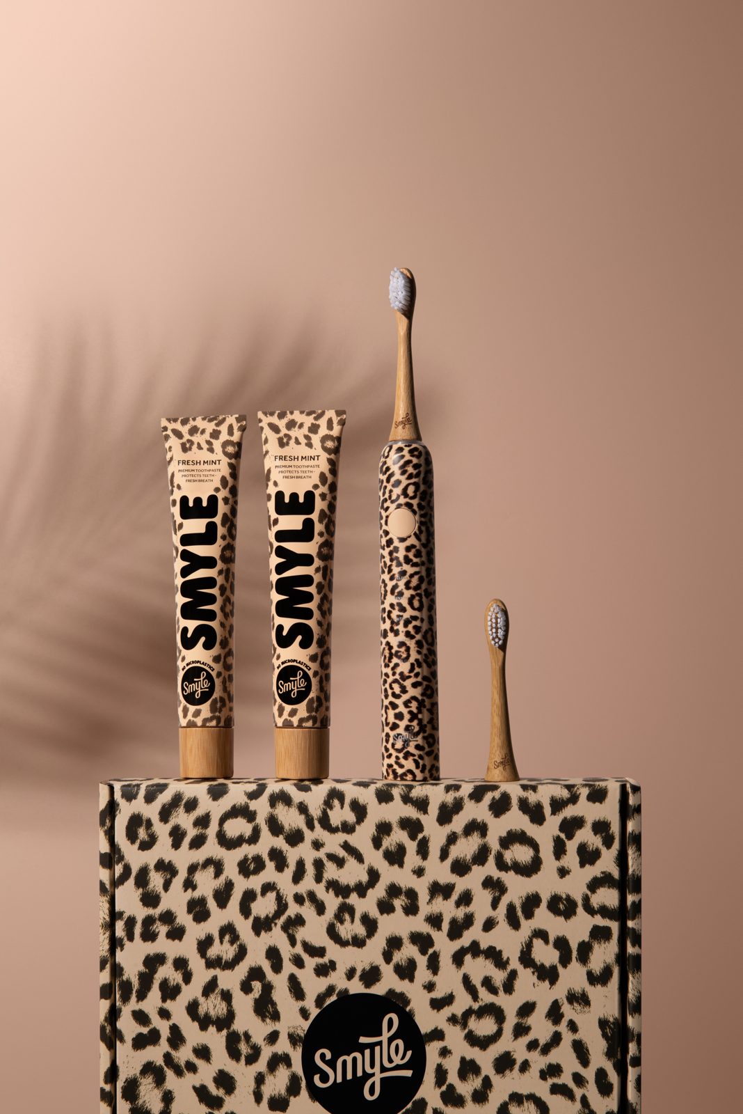 Smyle cadeauset panter: E-brush en tandpasta met panterprint bij de geschenkdoos