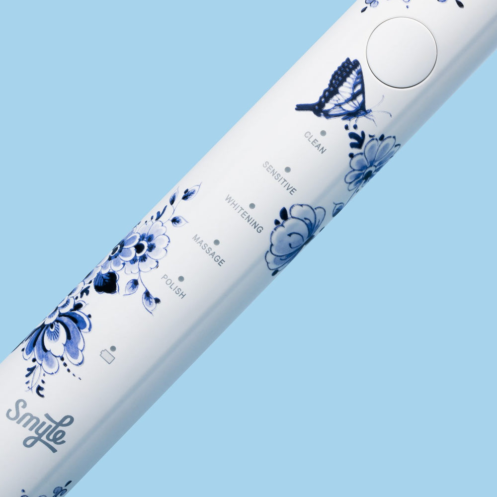 Close-up van de Smyle elektrische tandenborstel Delfts blauw